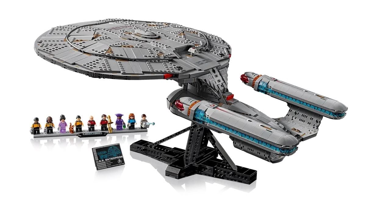 After Decades of Star Wars, Lego Finally Enters the Final Frontier