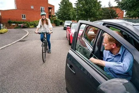 The Dutch Reach: Help Keep Cyclists from Getting 'Doored'