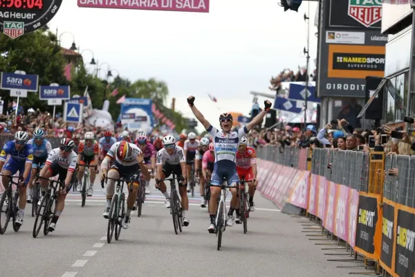 2019 Giro d'Italia Stage 18 Recap: Breakaway barely survives